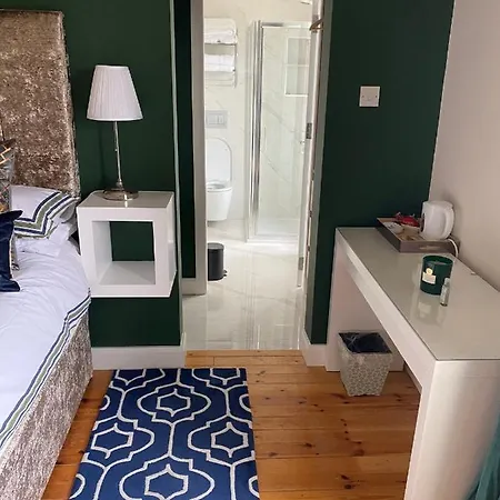 Keyfield House Bed and breakfast 4*