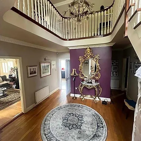 Keyfield House 4*