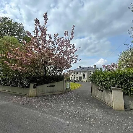 Keyfield House 4*